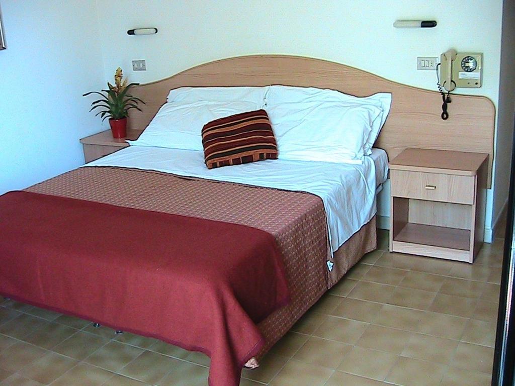 Hotel Universo Rimini Camera foto
