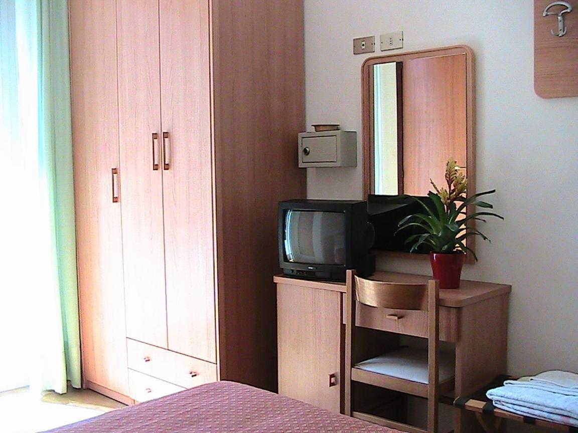 Hotel Universo Rimini Esterno foto