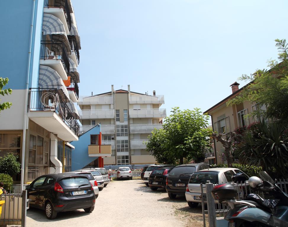 Hotel Universo Rimini Esterno foto